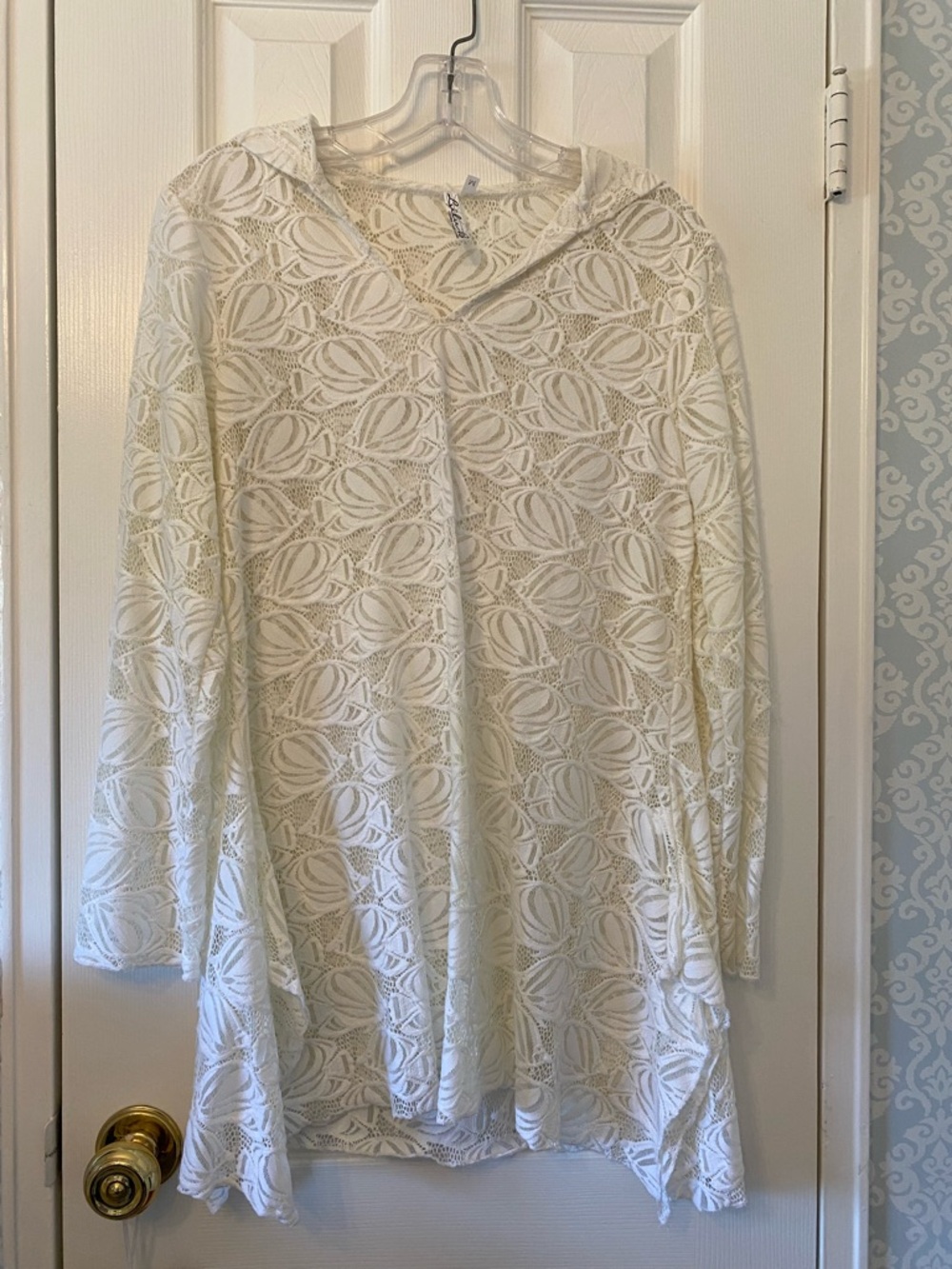 Gorgeous white  lace beach coverup nwot size medium